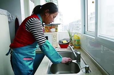 下崗女工創(chuàng)業(yè)新篇章 家政服務(wù)點(diǎn)亮130萬戶家庭